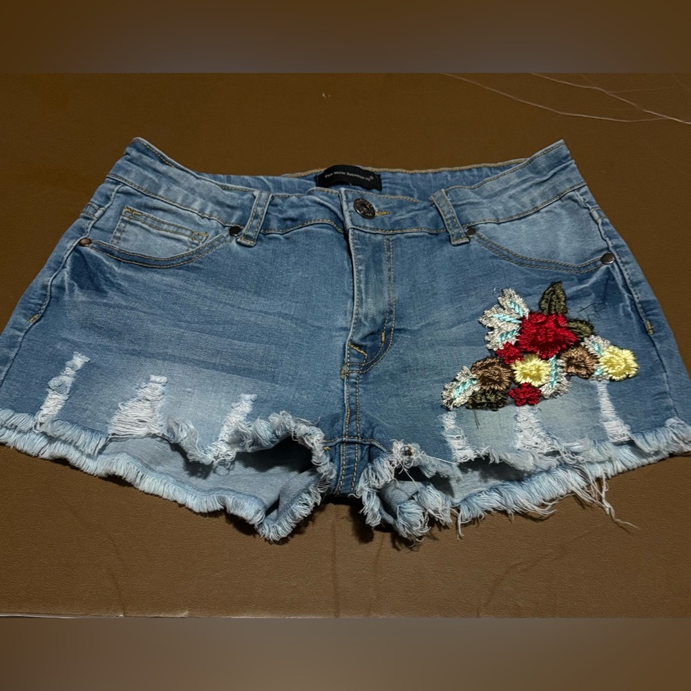 The Style Between Us Blue and Red Jean Shorts with Floral Embellishments Size 7